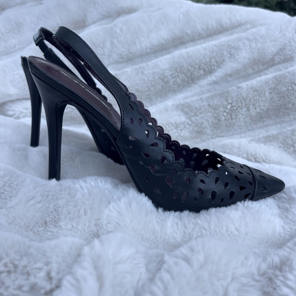 BCBG Slingback Stiletto - 8.5W - Picture 2 of 6